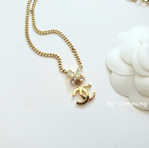 (SALE)Chanel Gold & Crystal CC Necklace Brand New - Picture 5 of 5